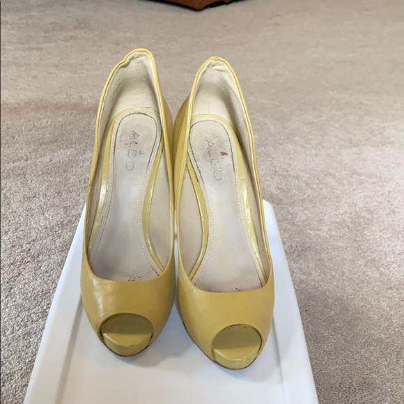 Heels - Picture 3 of 3